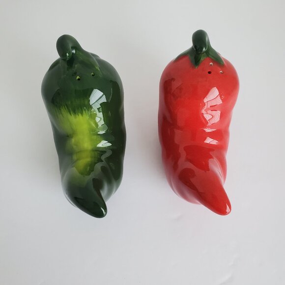 Ceramic Red & Green Chili Peppers Shaped Salt and Pepper Shakers - Picture 1 of 11
